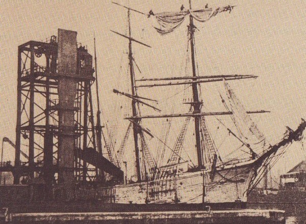 The Archibald Russel used as a store for grain (1940s)